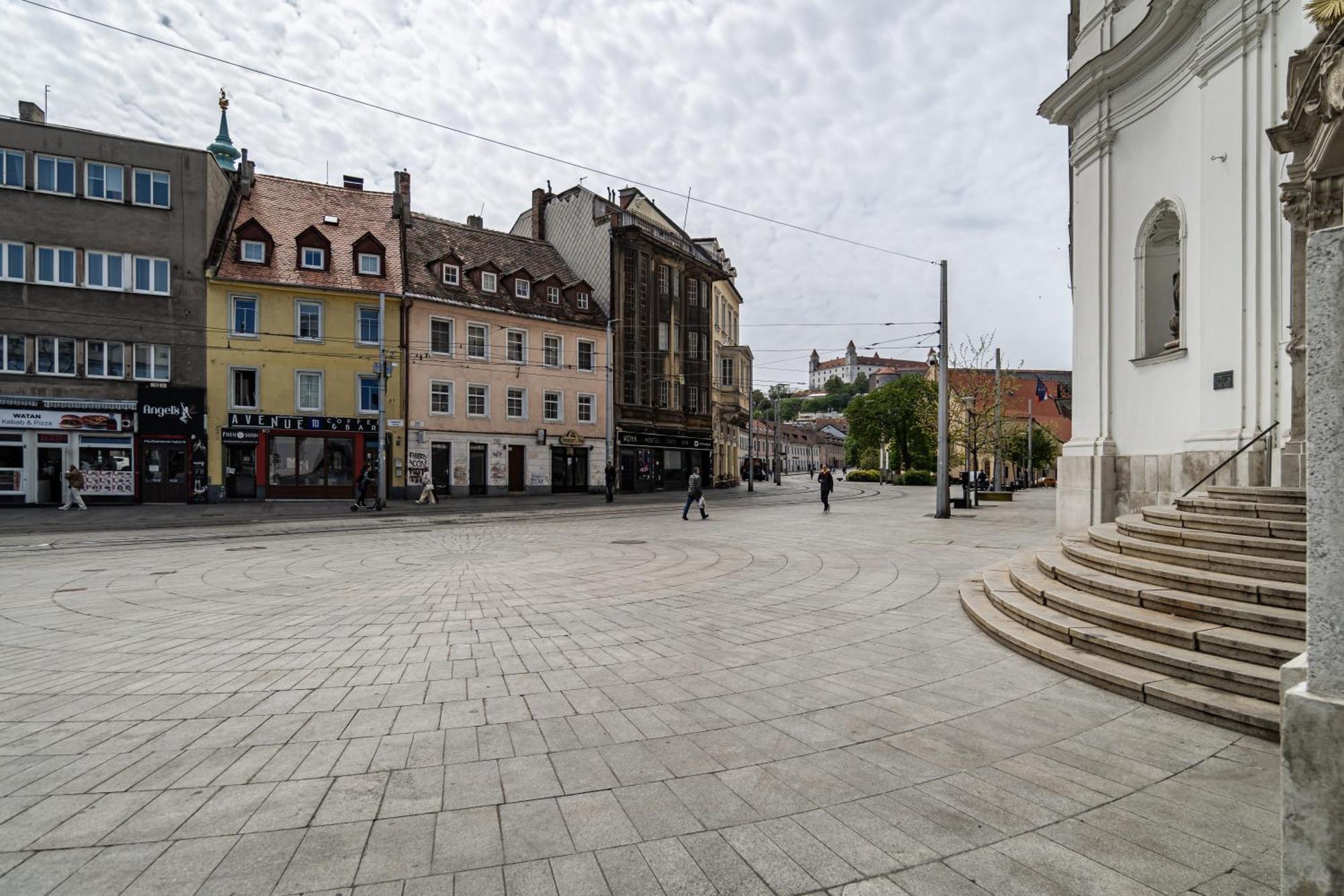 Luxurious And Royal Apartment In The Old Town Bratislava Esterno foto