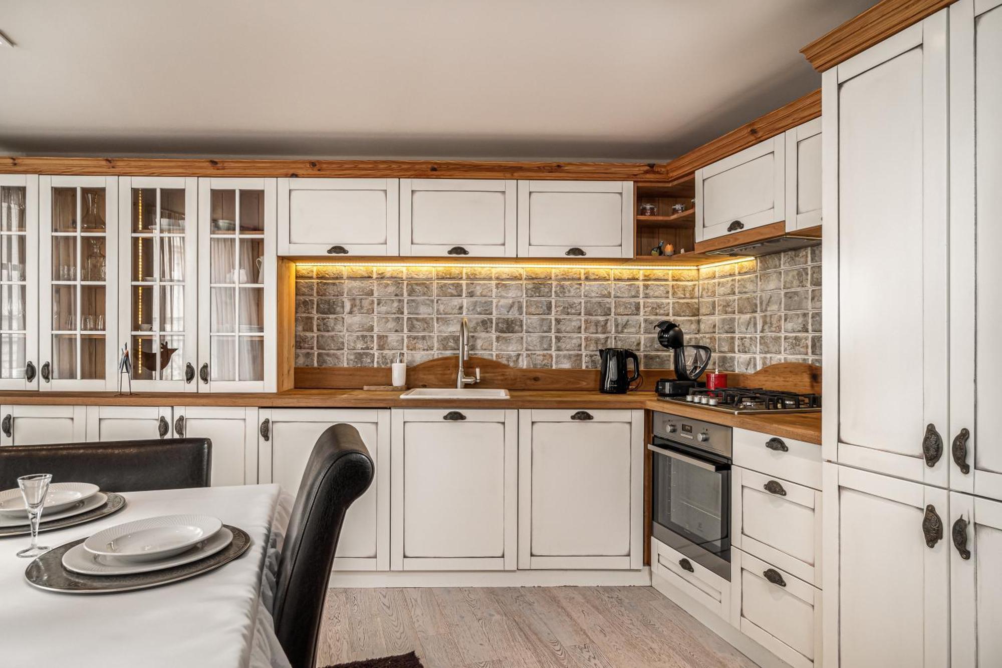 Luxurious And Royal Apartment In The Old Town Bratislava Esterno foto
