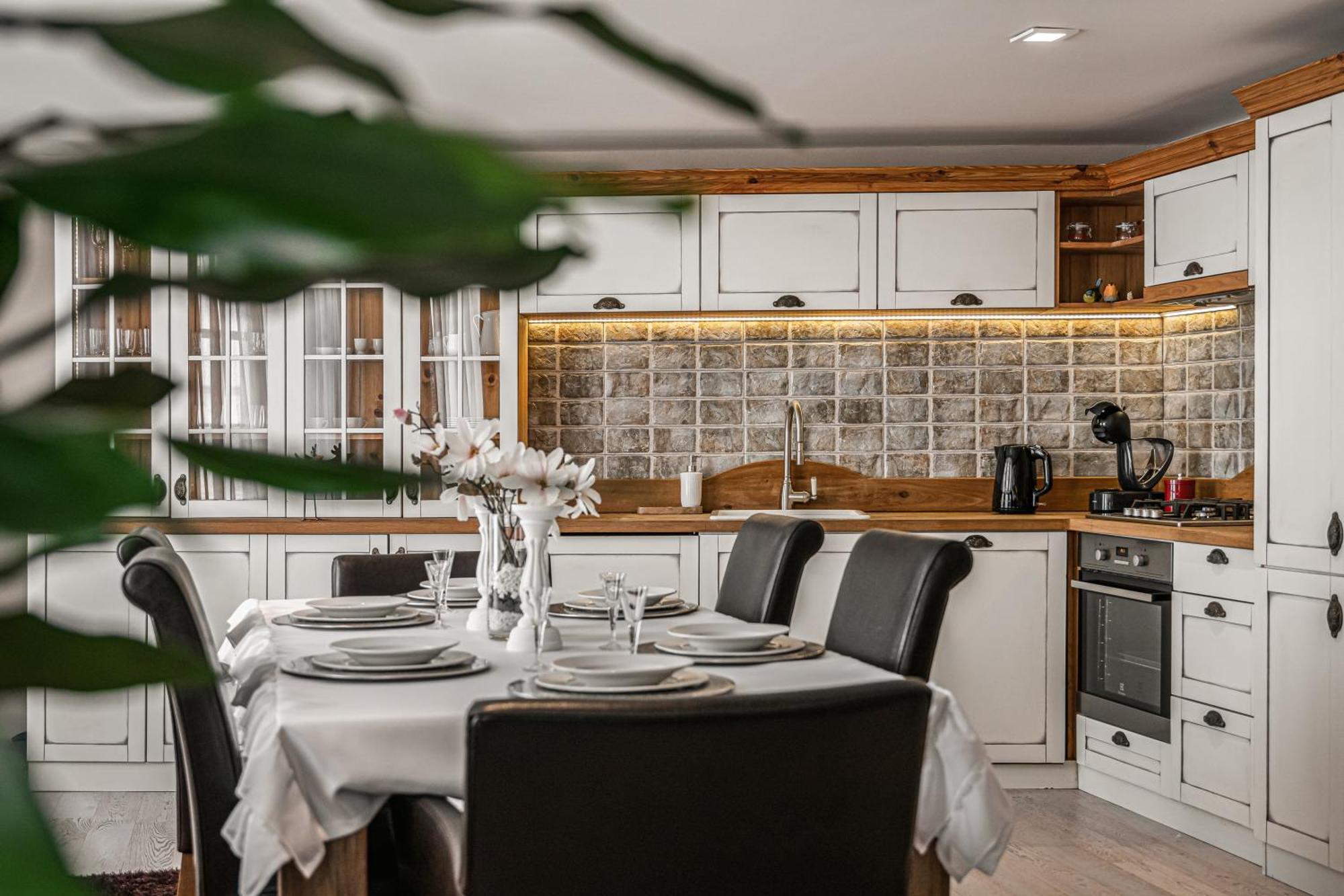 Luxurious And Royal Apartment In The Old Town Bratislava Esterno foto