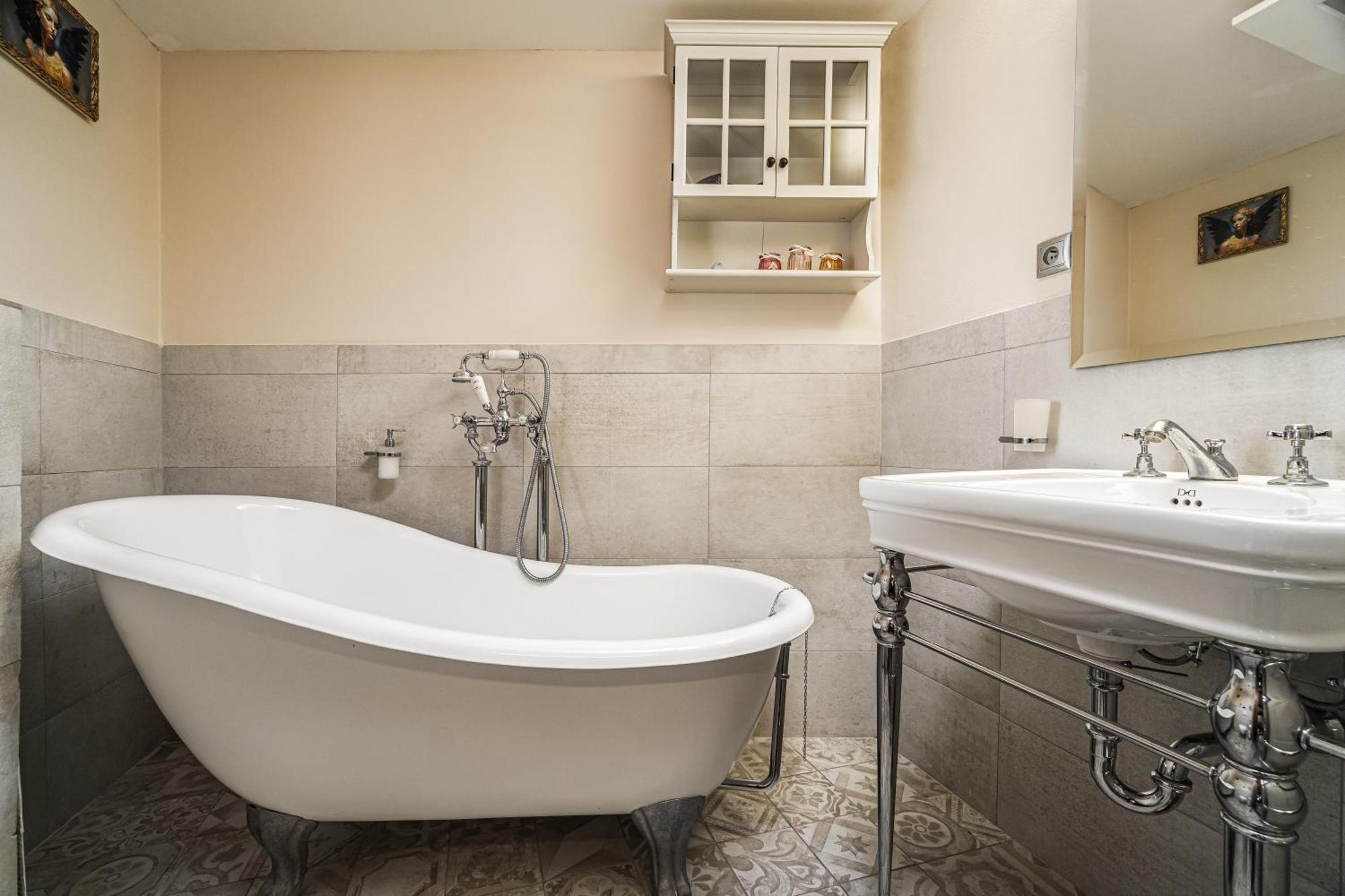 Luxurious And Royal Apartment In The Old Town Bratislava Esterno foto