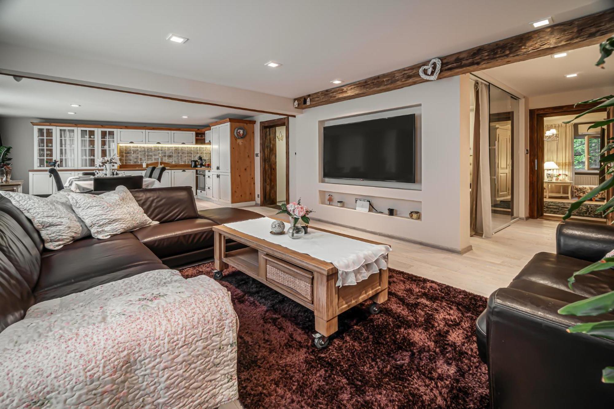 Luxurious And Royal Apartment In The Old Town Bratislava Esterno foto