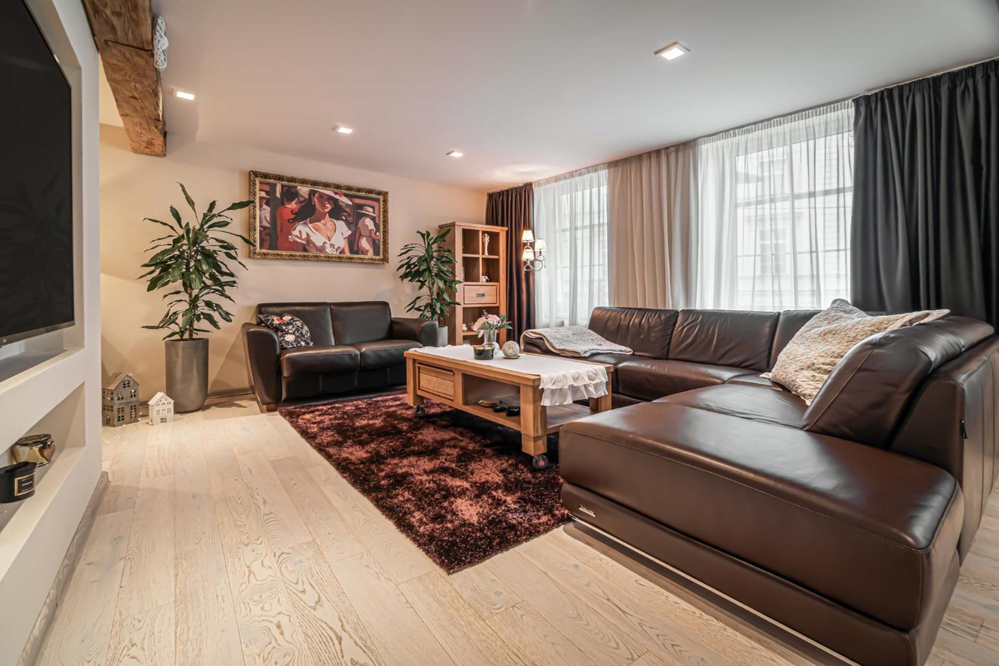 Luxurious And Royal Apartment In The Old Town Bratislava Esterno foto