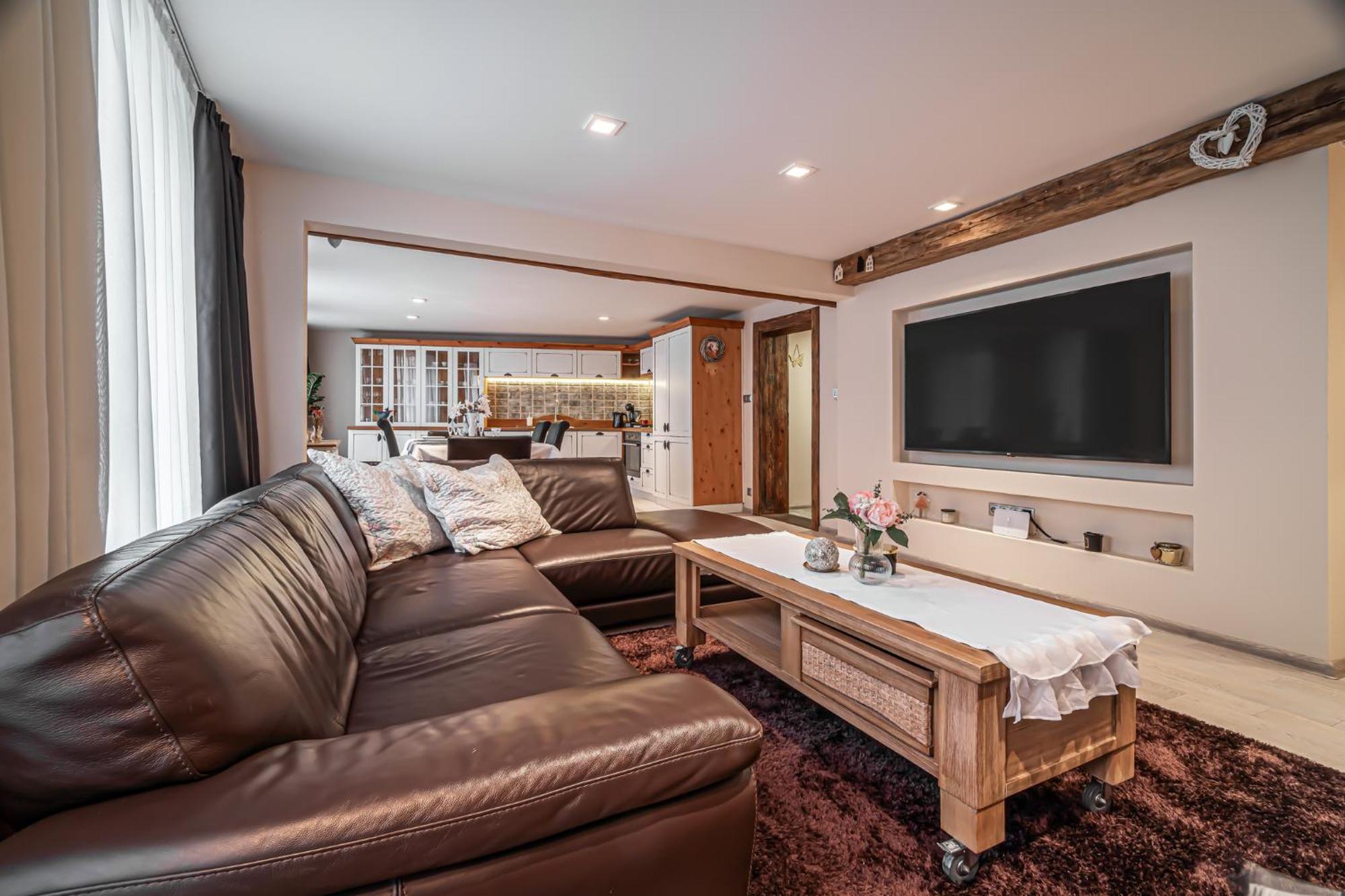 Luxurious And Royal Apartment In The Old Town Bratislava Esterno foto