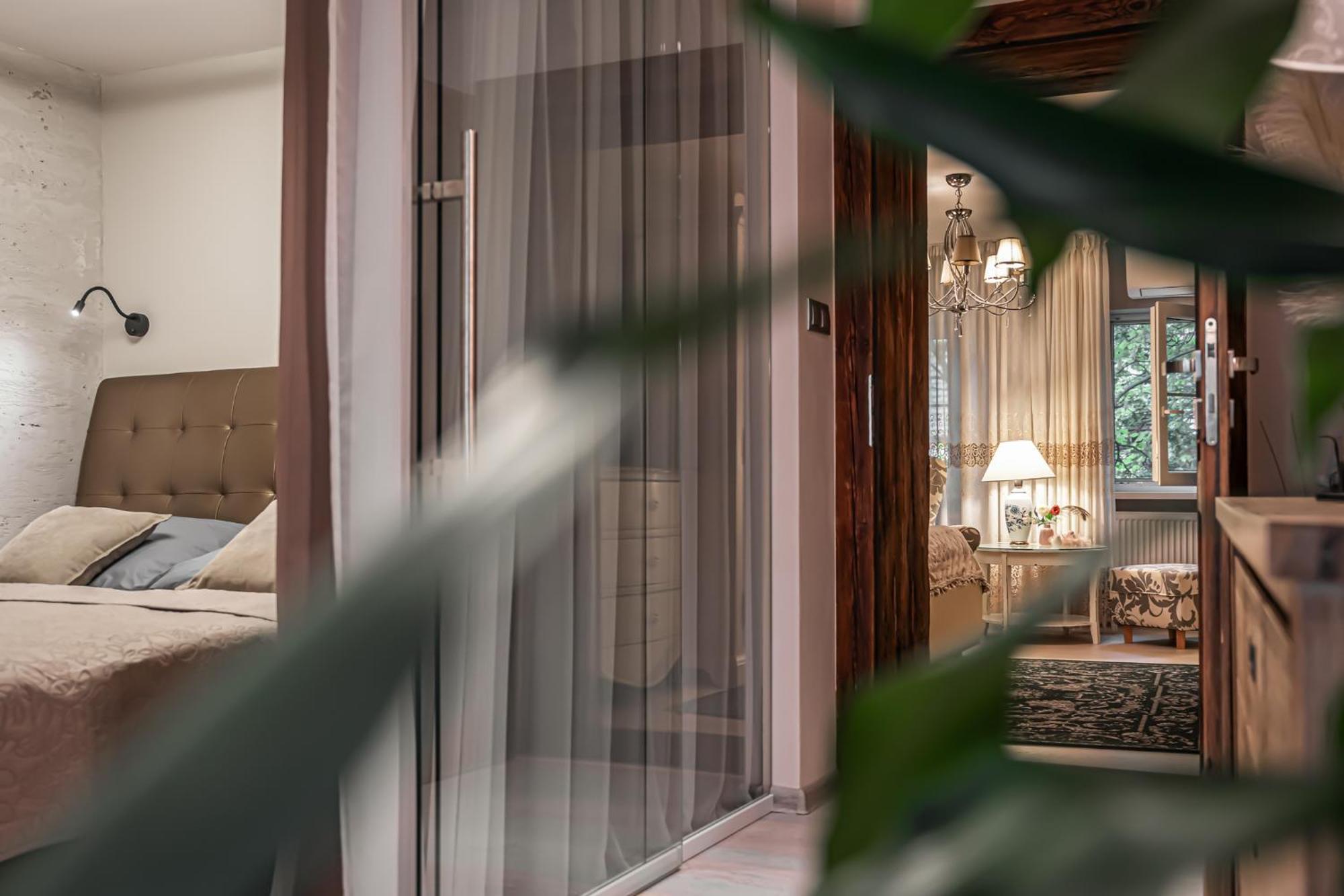 Luxurious And Royal Apartment In The Old Town Bratislava Esterno foto